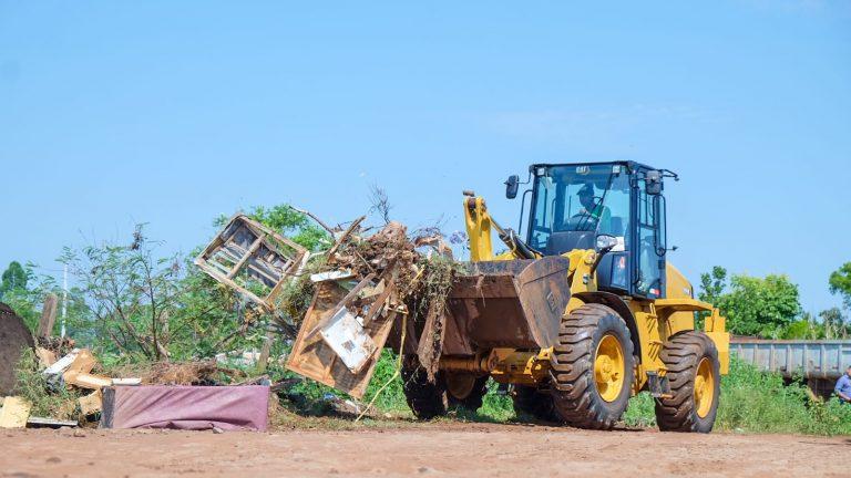 Prefeitura lança frente de trabalho `Cidade Limpa: dever de todos´ para coibir o descarte irregular de resíduos sólidos. 